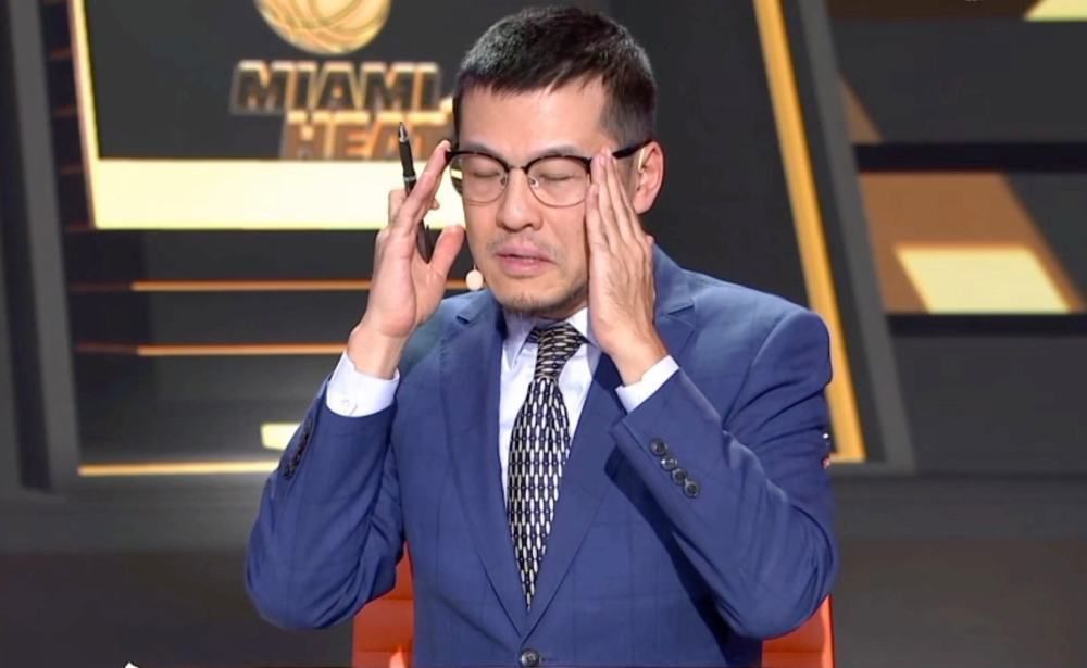 陈多多一直都在强装镇定。